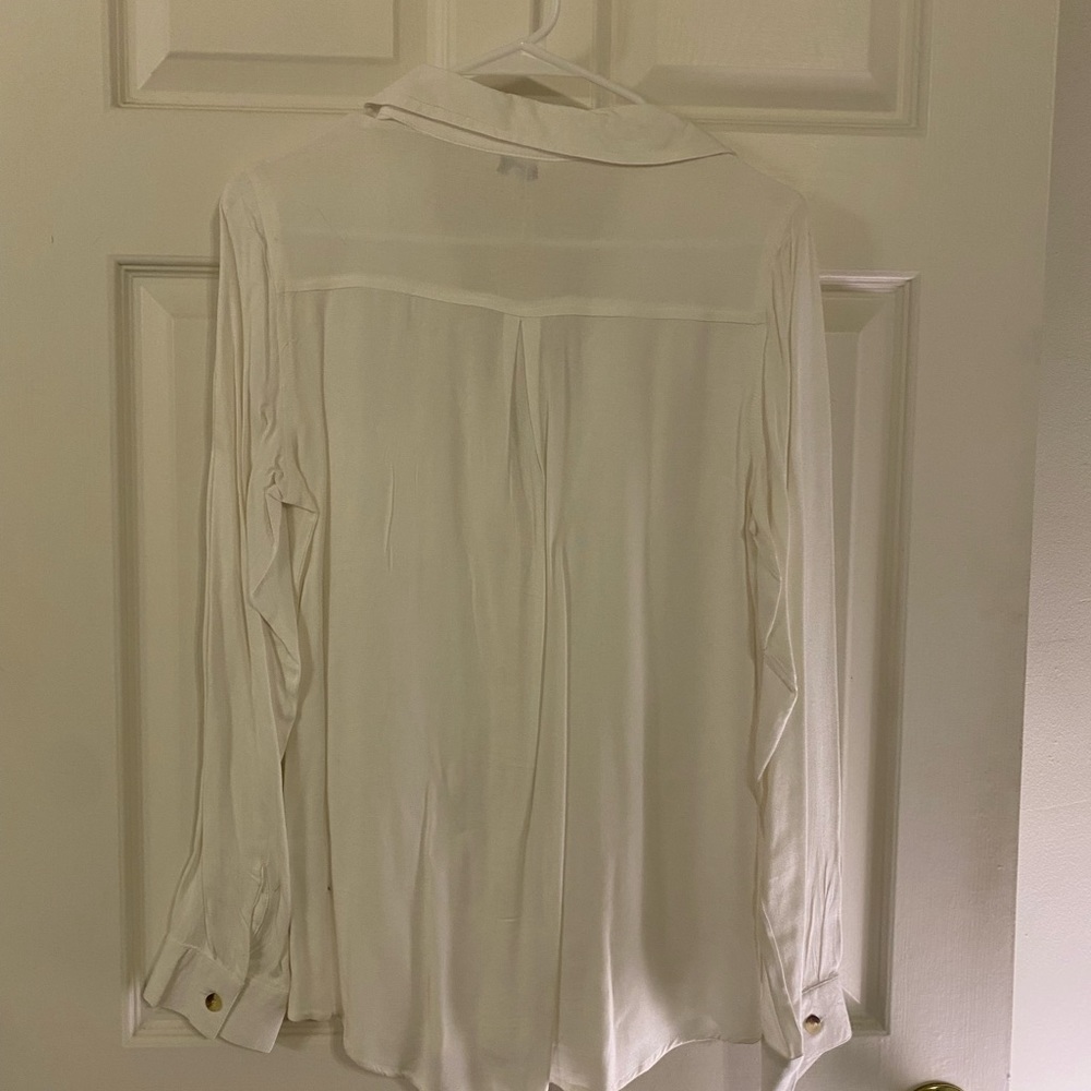 Sim & Sam Lightweight Button Down Top - Picture 3 of 3